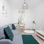 Botanic Gardens Apartment With Free Garage Wroclaw By Noclegi Renters