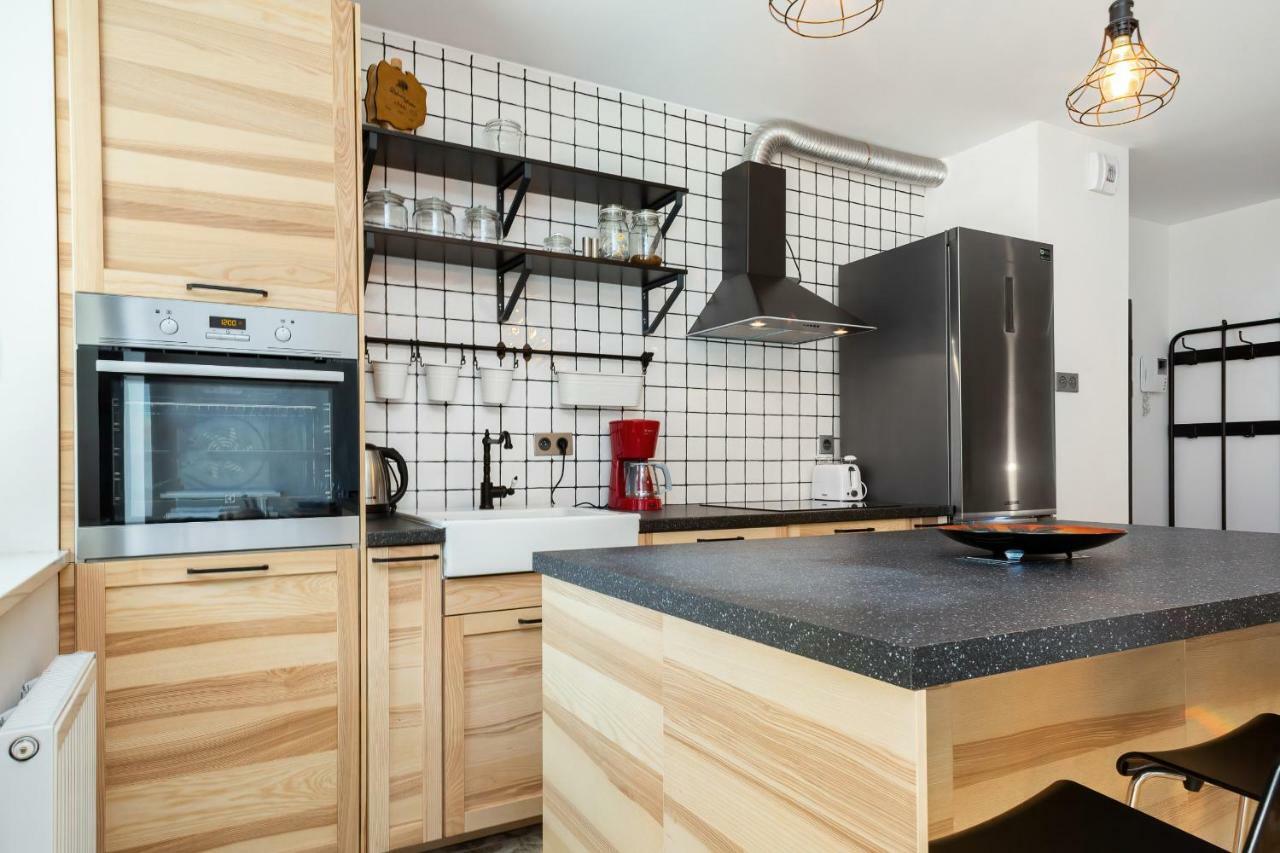 Botanic Gardens With Free Garage By Renters Apartment Breslau